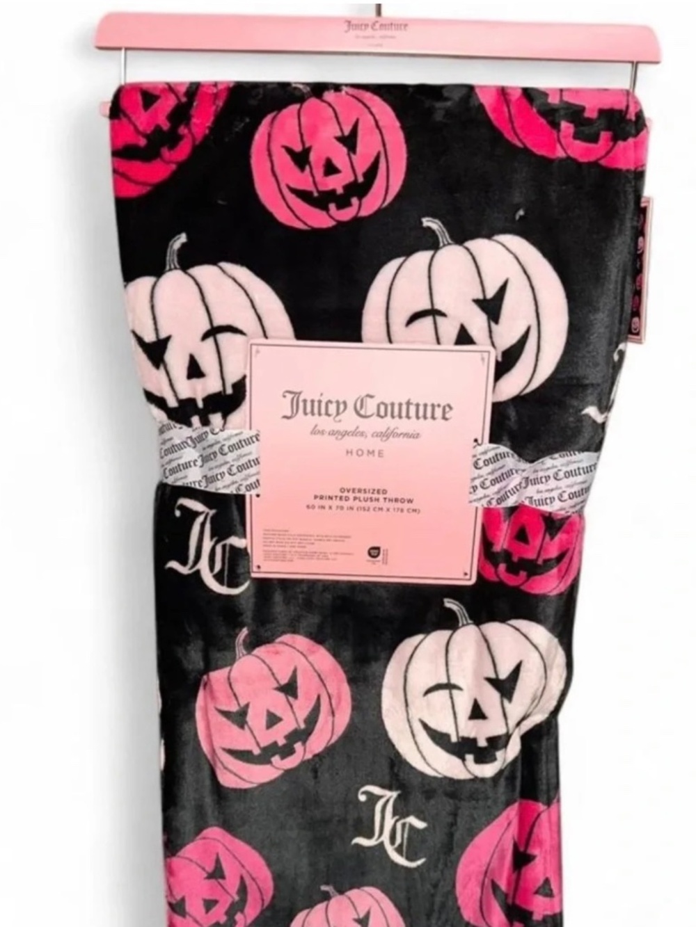 Juicy Couture Halloween Plush Throw Blanket, black/pink pumpkins/jack-o’-lantern